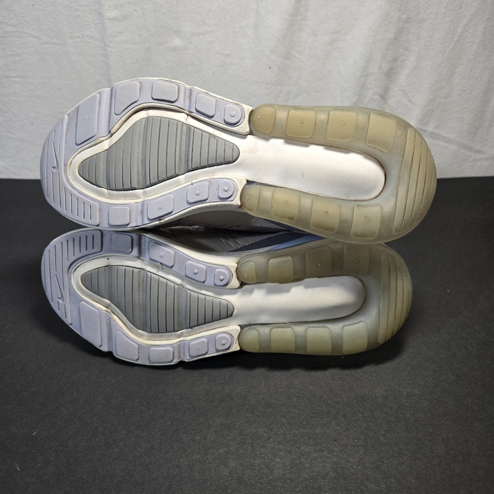 Nike Women's Air Max 270  Iron Grey Sneakers Size 7.5 - Picture 5 of 6